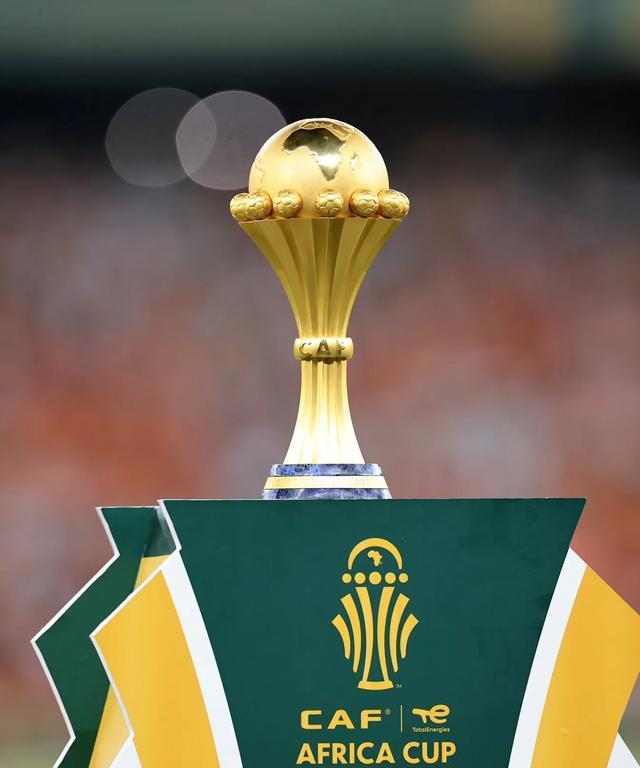 苏亚雷斯：我刚去巴萨时梅西的马黛茶泡得很“差劲”