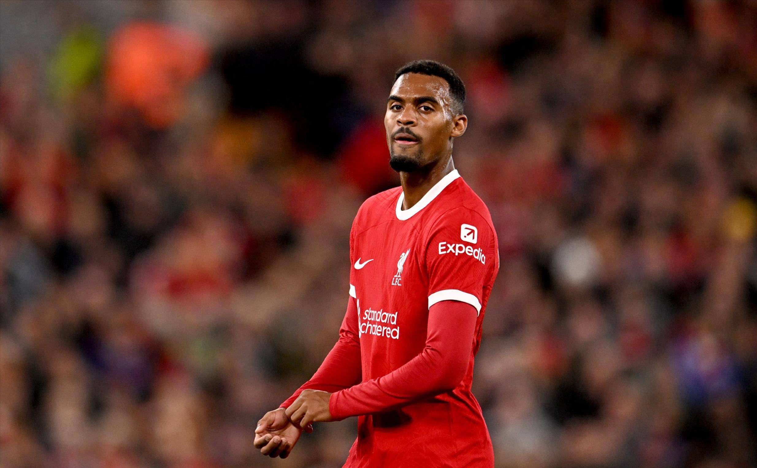 名记：苏亚雷斯拒绝乌拉圭民族邀请，暂时不考虑回归家乡球队