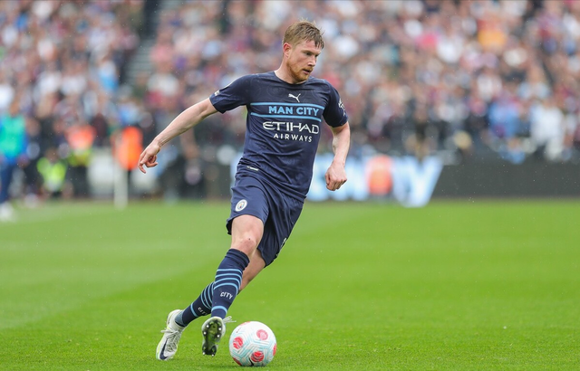 泰伦·卢：赛中我不知道哈登得了多少分，他在进攻端扛着我们