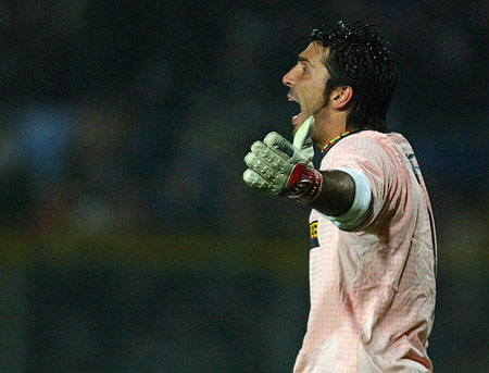 前米兰门将：圣地亚哥很难在意甲立足；球队真的很缺一名中锋