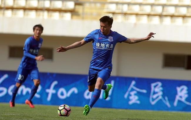 59岁的罗马里奥已与22岁女友分手，巴媒：他又有了新约会对象