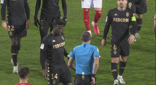 篮球湖人核心球员连续四场得分上双